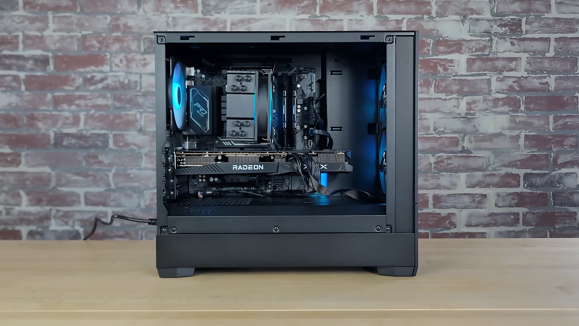 $700 Gaming PC Build 2025