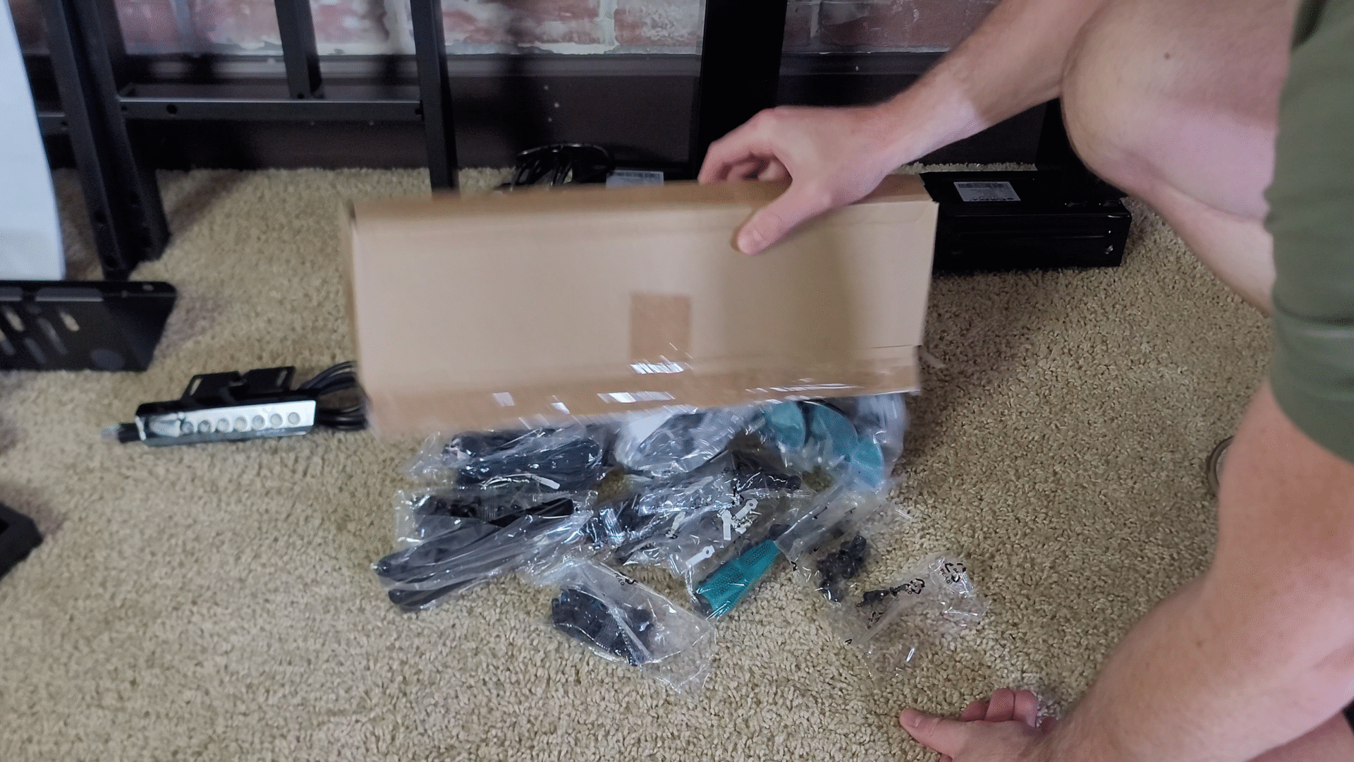 Unboxing - Screws and Bolts